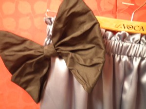Silk pants with Bow and pintucks.